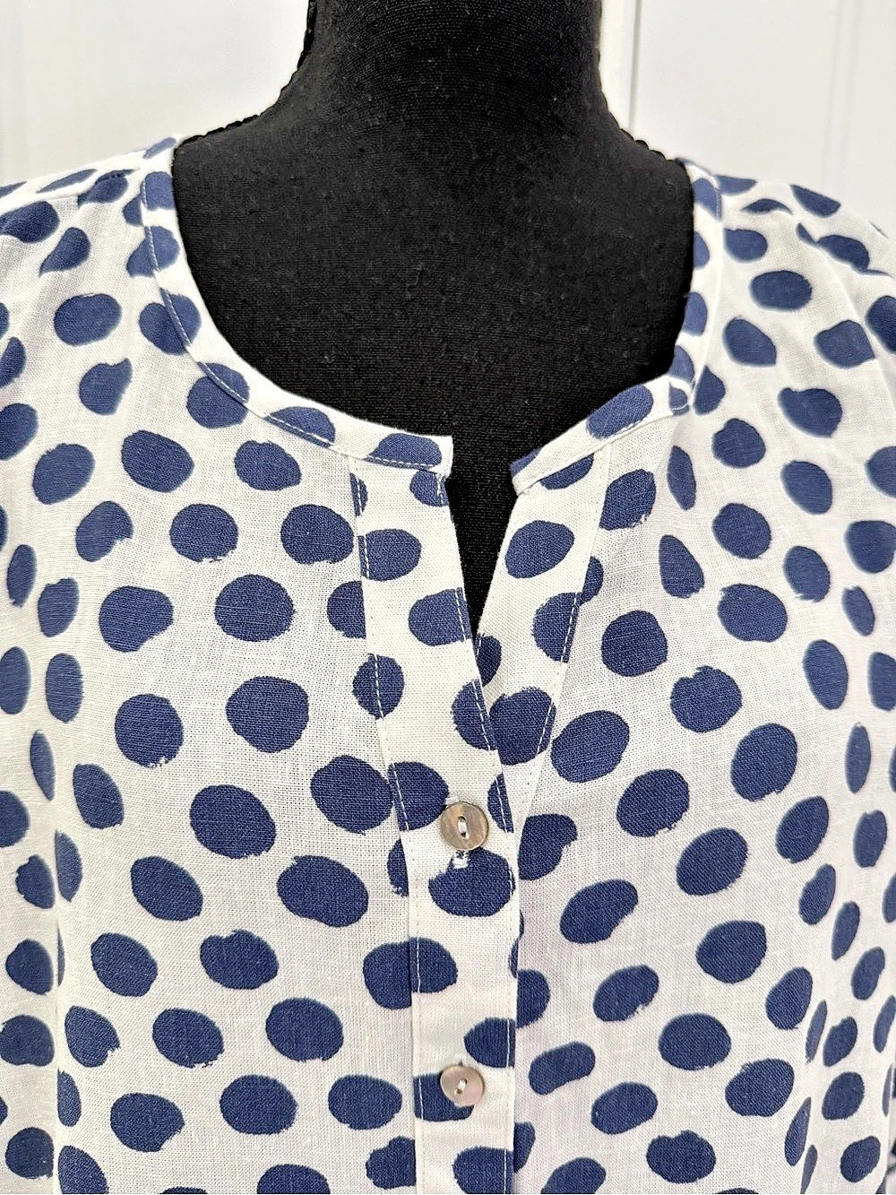 Hester & Orchard Polka Dot Linen Blend Blouse in White & Blue Size Large NWT - Picture 6 of 11